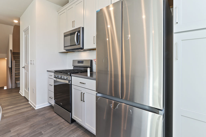 Brand New Kitchen with Vent to the Outside - Brand New 3BDs, 2.5BAs Townhouse Walk to Train Station