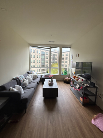 Living room - Terrapin Row Spring Sublease Apartments