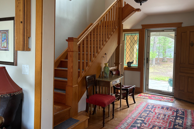  - Beautiful, furnished, floor in house close to UMass.