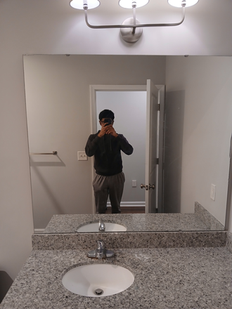 Bathroom mirror - Proximity at 10th, 438A Apartments