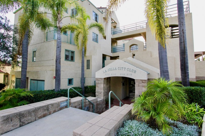 Complex - La Jolla City Club