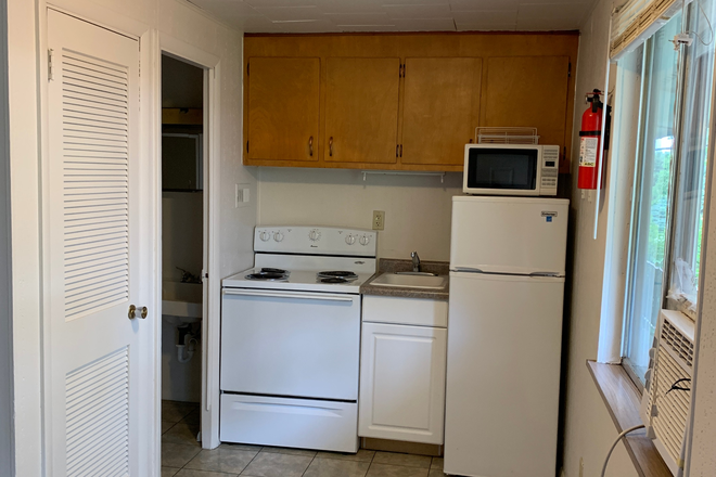Kitchen - 1302 Columbia Apartments