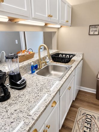 Kitchen - 4bed 4bath apartment near NCSU Campus