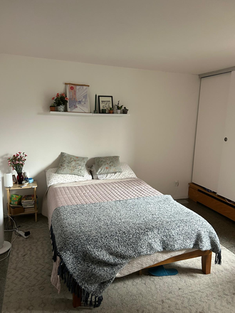 Bedroom 1 - 1 en suite bedroom - Peabody Terrace available from beginning to end of August