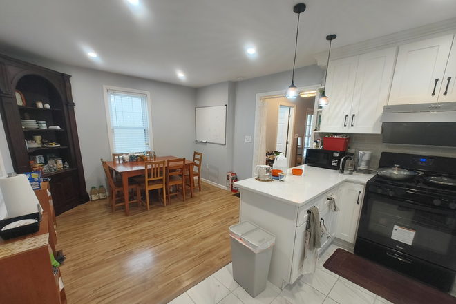 Dinning - Birch ave historic Duplex