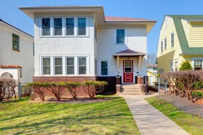 Exterior - 2143 St Clair - Updated 3-Bedroom Duplex - Close to South Campus