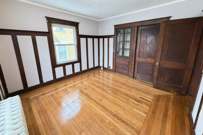 1 - AVAIL NOW or JUNE-Sweet Newton Corner 2 bed with Parking! No Broker Fee! Apartments