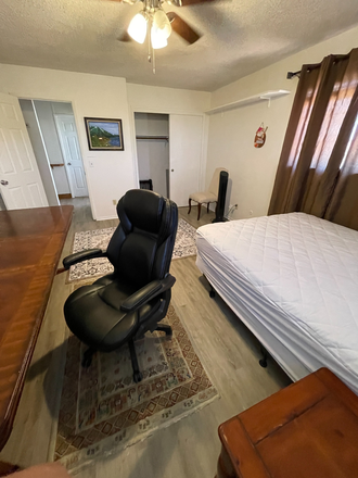 MH, BR2, AVAILABLE - 5145 Golf Rd, Main House, ADU, pool.  Merced’s most exclusive area, 1.2 miles bike/E bike to UCM.