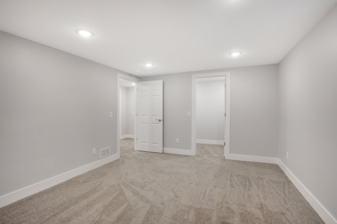 Kitchen - Newly Remodeled Duplex close to campus Duplex