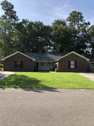 Outside View - Knollwood Duplexes Duplex