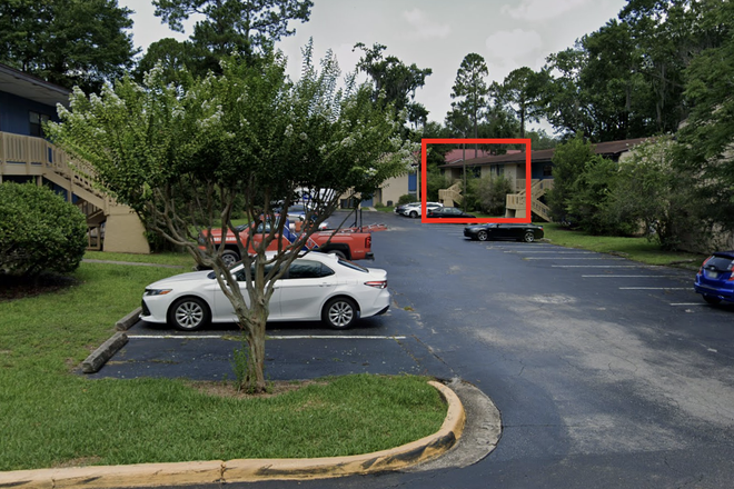 Parking Lot (Facing Unit from Main Brandywine Driveway) - Brandywine Apartments