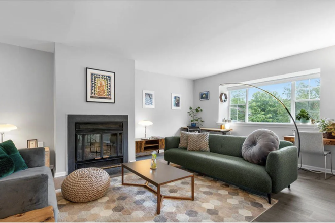 Living Room - Sublet:Furnished 3BR thome-Featherbed Ct-Lawrence