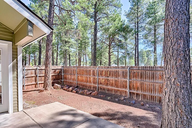 Outside - Linmar Town Home