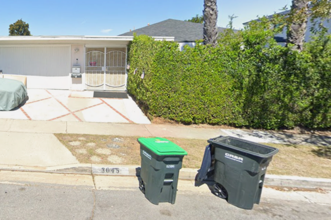 Front view - House Close to campus via bus