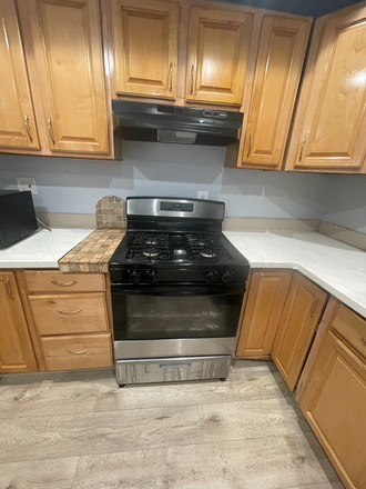 Kitchen 1 - 1818 E PRATT ST 2ND FL NEAR FELLS POINT Apartments