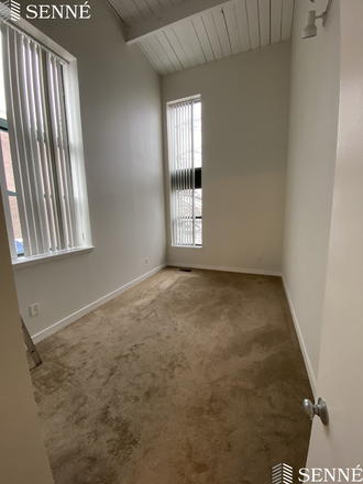 1 - Condo in Kendall w Parking, AC, Laudry in Unit, Loft Heigh Ceilings