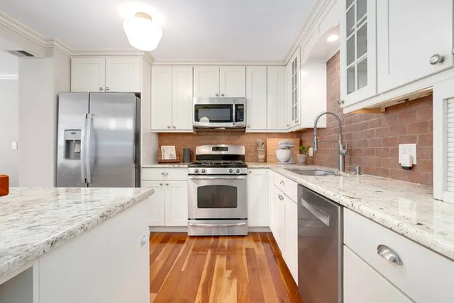 Kitchen - 2 bed, 2 bath condo with views of Lake Michigan, minutes away from the beach.