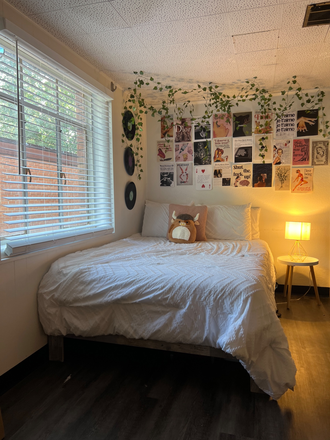 bedroom - Summer 2025 Sublet, close walk to campus! Townhome