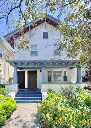 Outside Front - Sunny Southside Top Floor Flat Duplex