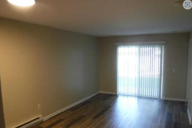 Living area - College Place 2b/2b with parking and in unit laundry Condo
