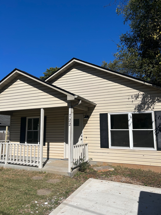 Outside - 3BR House 5 minutes to campus