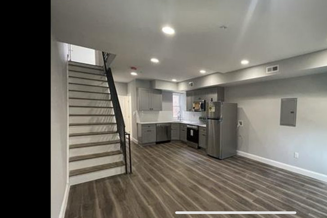Kitchen - Furnished 3BR/2BA Apartment Near Temple University