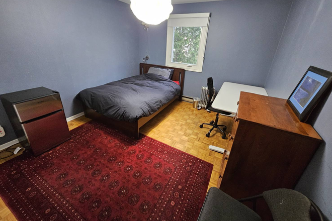 Room for rent_1 - Above Ground Furnished Room, Utilities & Internet Incl!