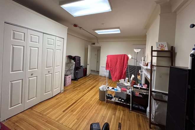 bedroom - Apt 21 464 commonwealth ave