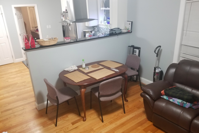 Dining room - Apartment on the Orange Line