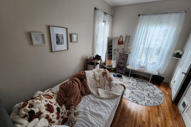 . - Renovated 4 Bed / 2 Bath in Allston near campus avail. 9/1/25 Apartments