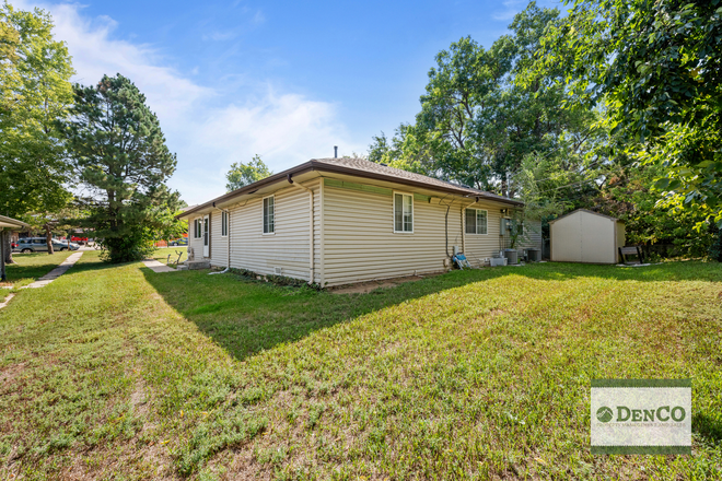 Back - Updated 3 Bdr 2 Bath Near Regis Duplex