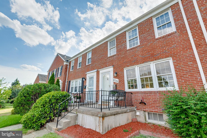 Outside Streetview - An Afford Townhouse 2 miles from Towson University