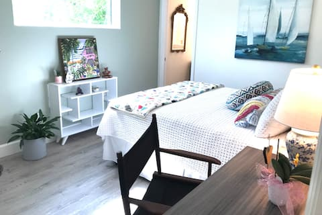 Bed Room  3 - Beautiful quiet home on Pinellas Trail, close to beach PR ROOM + PR BATH $1050 -1175 All Female