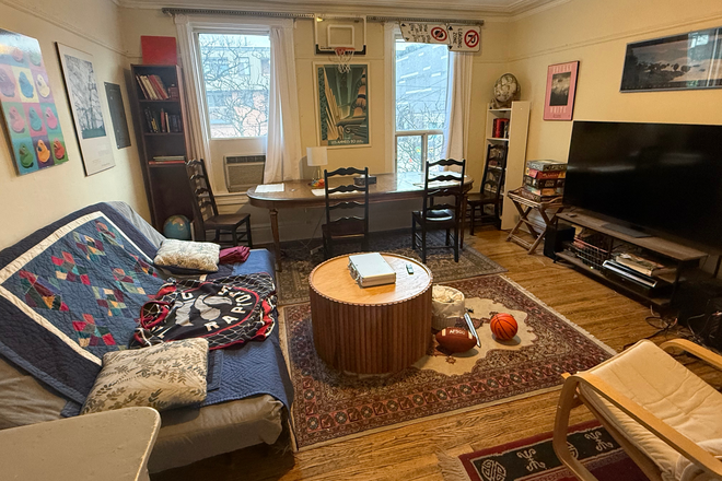 Living Room - $1,050/month – Furnished Rooms in 3BR/1BA Apartment at College & Spadina (Kensington/UofT)