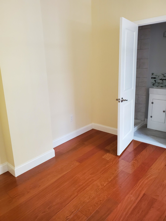 - - Close to Campus! 2 Bed 2 bath w/ Heat & Hot Water Included w/ Laundry in Building Apartments