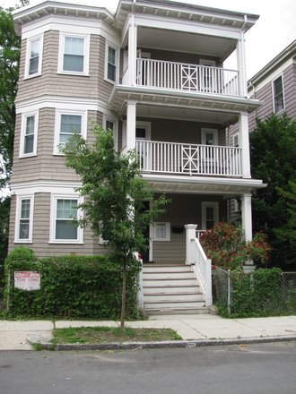 Street view - 5 Room/2 or 3 bedroom Apartment Near U/Mass JFK T