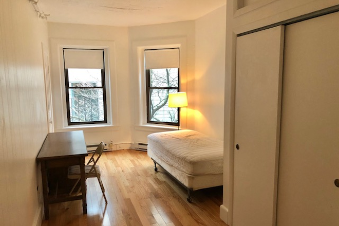 STUDIO - NO BROKER FEE -  FURNISHED BACK BAY STUDIO AT 248 NEWBURY ST. AVAILABLE 8/1/2025 Apartments