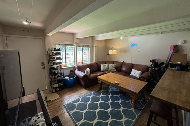 Living Room - Picture #1 - Sublease - Awesome Buffalo Canyon Apartment (1/4 rooms).
