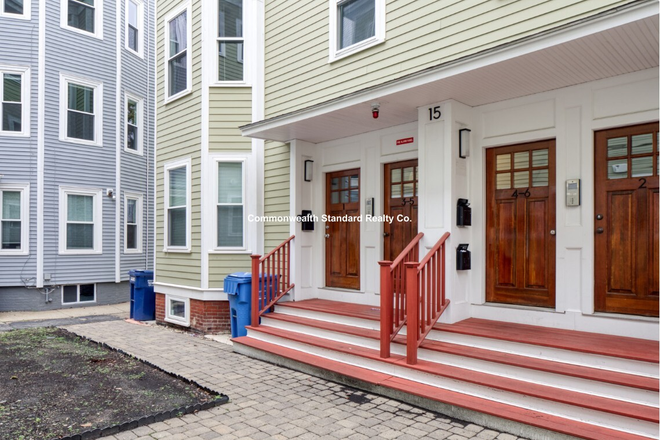 1 - Modern 3 bedroom Washer/Dyer in unit, Avail 4/1, 7/1 or 9/1 3 units all 3 bed! NO Fee Apartments