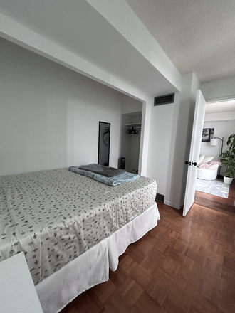 Private Bedroom - Private room for rent in a shared condo unit at Hickory Tree Road