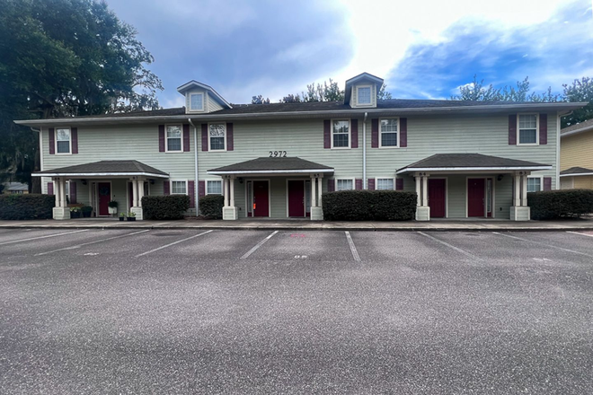  - 3-Bed/3-Bath Condo in Chase Hollow Available early-August!