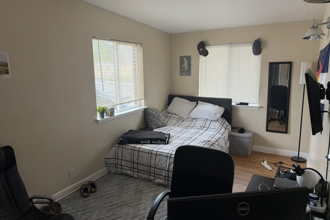 Bedroom - Hill duplex