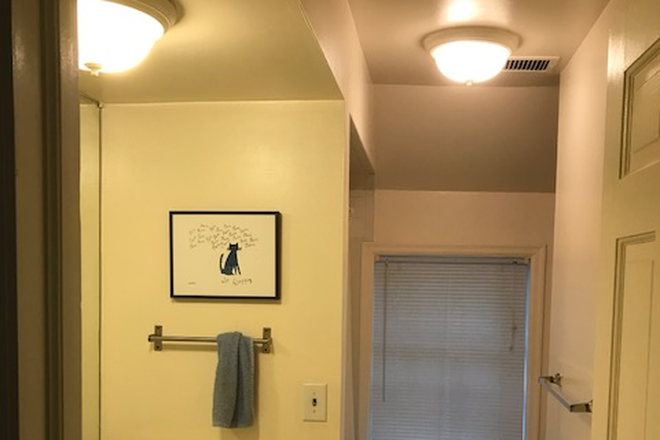 Bathroom - 1BR apt-Washington Ave-Rocky Hill