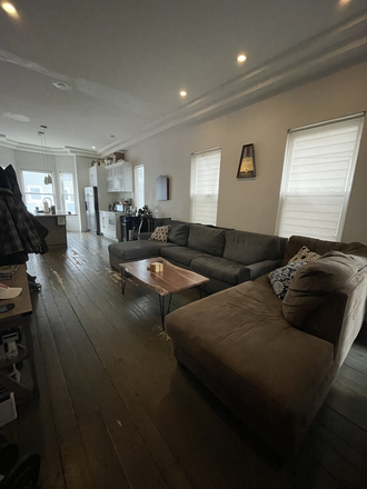 living - RENOVATED 5 BED/4 BATH WITH HIN-UNIT LAUNDRY! 9/1/26!! Apartments