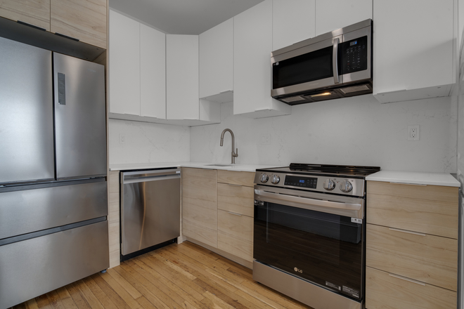 Kitchen - Luxury New BU Apartments - The Commonwealth