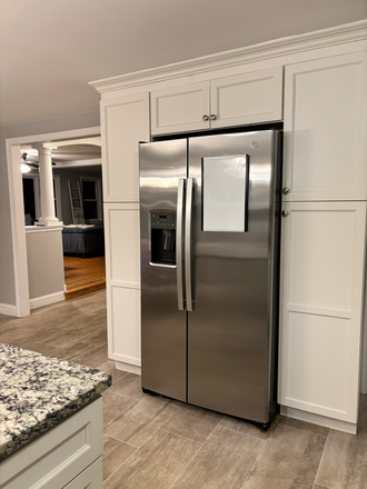 Kitchen - Spacious House Close to I-84 and minutes from UCONN Campus
