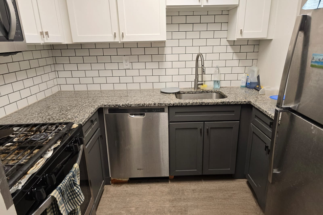 Kitchen - J Veu at the LMA Apartments (PERMANENT HALL SPOTS AVAILABLE)