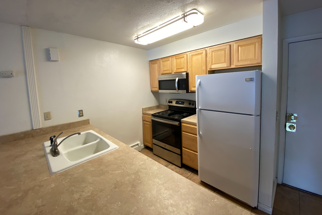 2 - August Preleasing: 1200 College Ave #107 Apartments