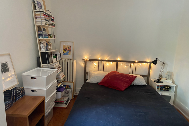 Bedroom 1 - Bright and furnished room at Yonge-St. Clair.