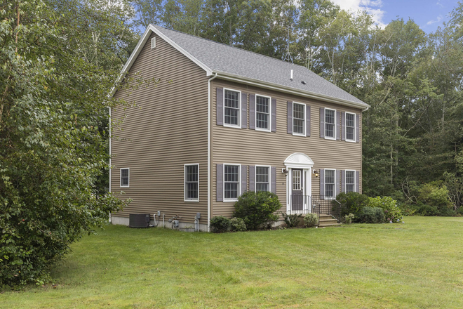 House with room for rent - Eldred Farm Campus Cottages House